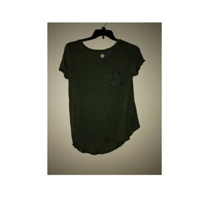 SO green t-shirt, lace looking pocket